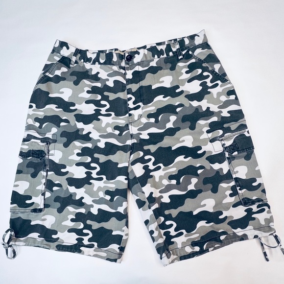 Vision Sports Other - VISION SPORTS CAMO SHORTS W42  Cargo Style
